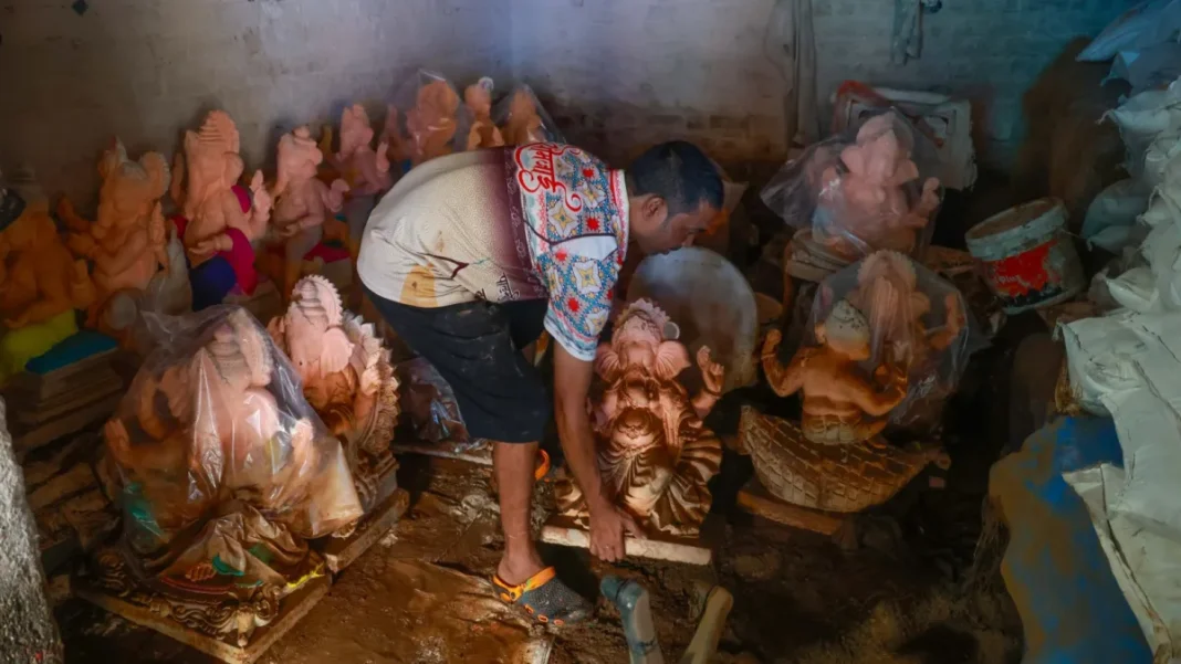 How Unexpected Monsoon Flooding Wiped Out India’s Biggest Festive Art Hub Unexpected Monsoon Flooding Wiped Out India’s Biggest Festive Art Hub